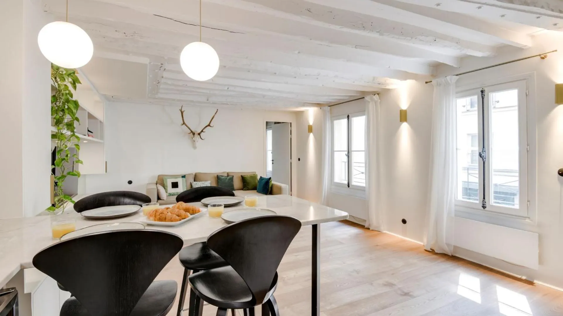 Bnbnova - 2Br - La Seine & Saint Germain Paris Apartment